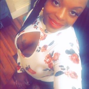 Meet your Posher, Strawberri j